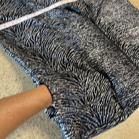 Chico's black and silver metallic tiger print asymmetrical zip front jacket sz 1 - Picture 11 of 16